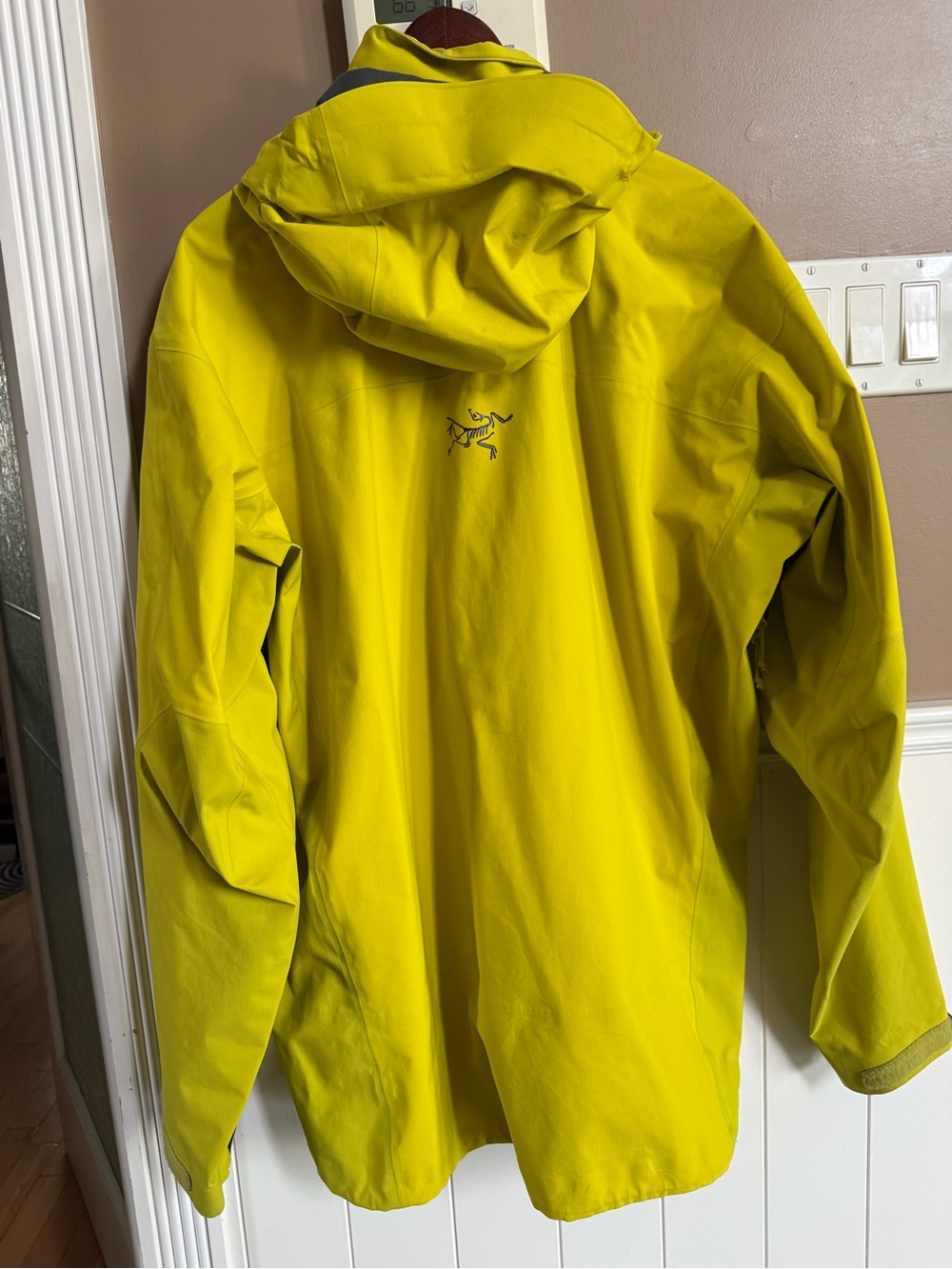 Arc'teryx Men's Bright Yellow Waterproof gortex shell size XL